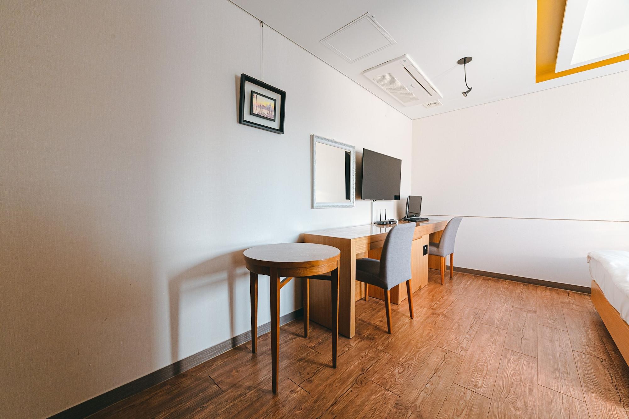 Gallery Tourist Hotel Tongyeong Ngoại thất bức ảnh