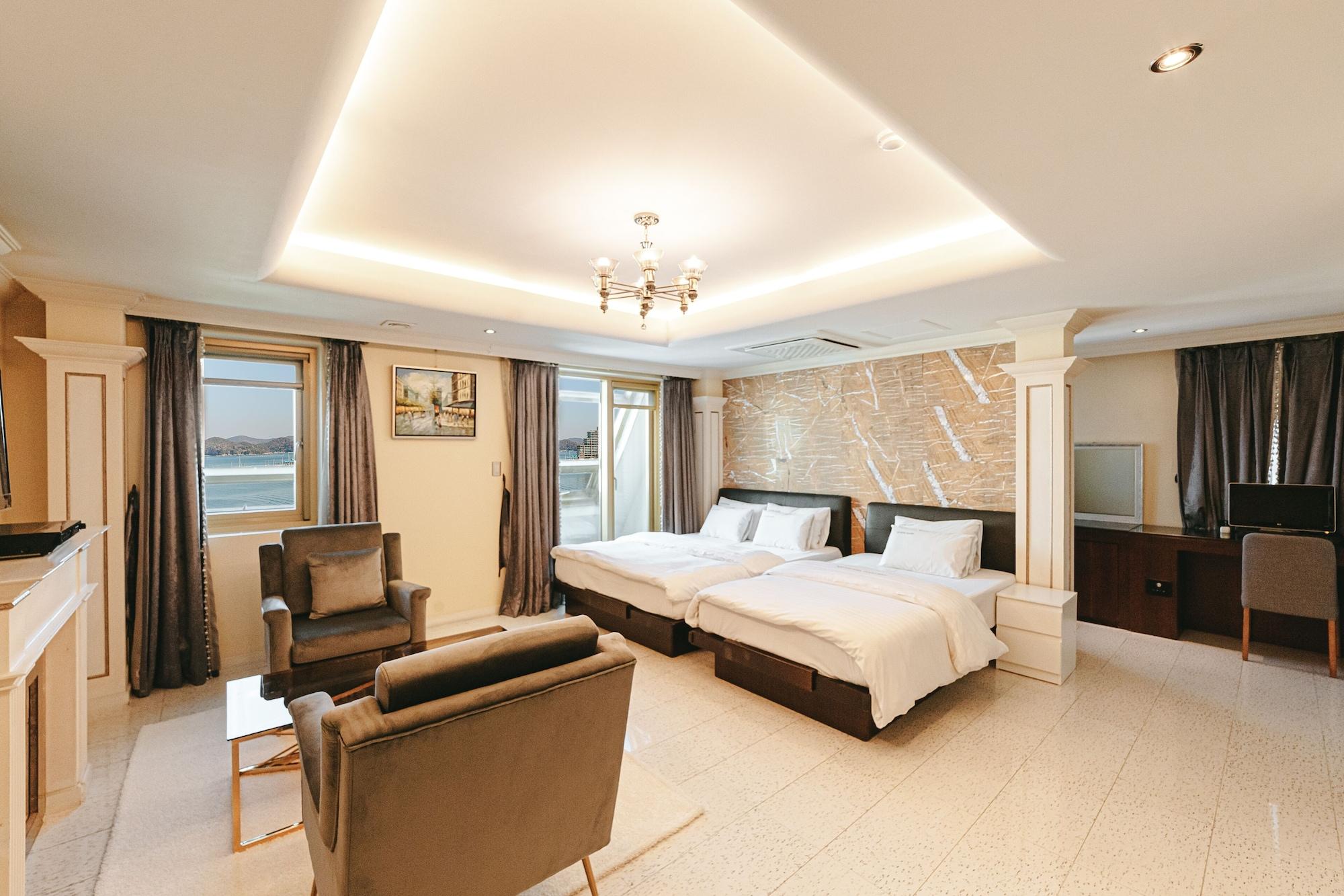 Gallery Tourist Hotel Tongyeong Ngoại thất bức ảnh