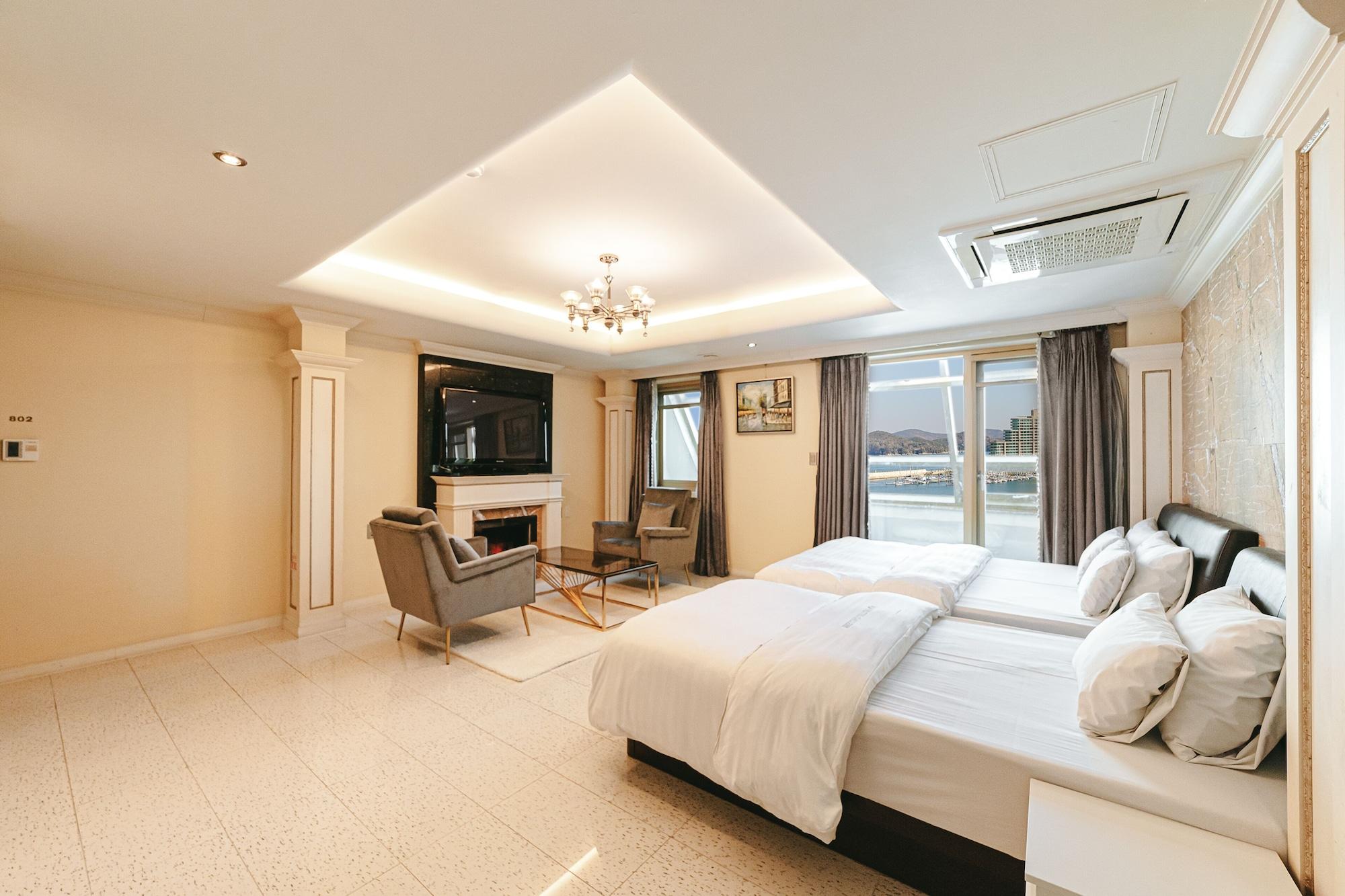 Gallery Tourist Hotel Tongyeong Ngoại thất bức ảnh