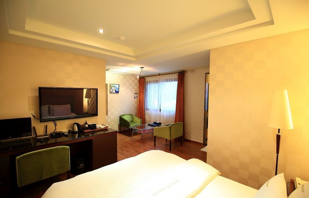 Gallery Tourist Hotel Tongyeong Ngoại thất bức ảnh