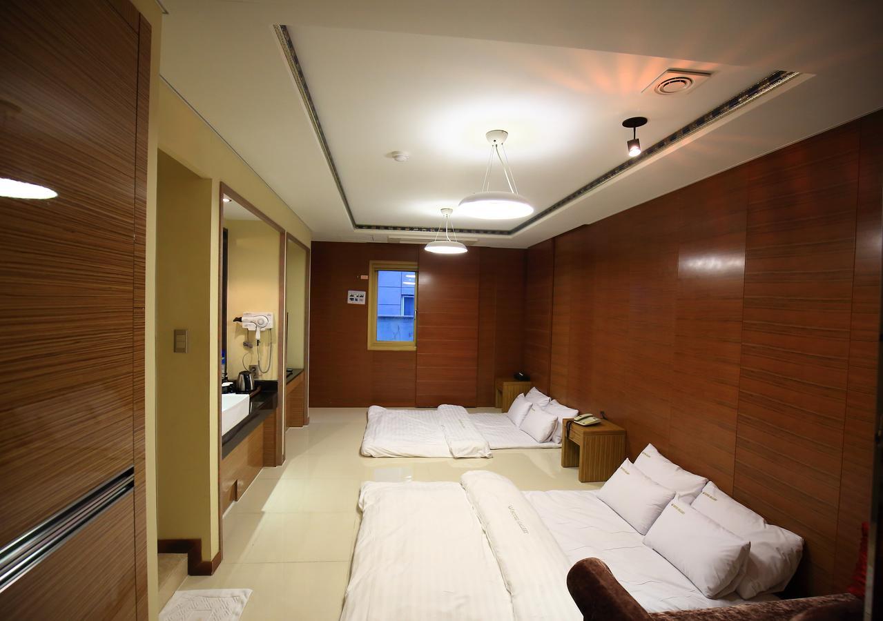 Gallery Tourist Hotel Tongyeong Ngoại thất bức ảnh