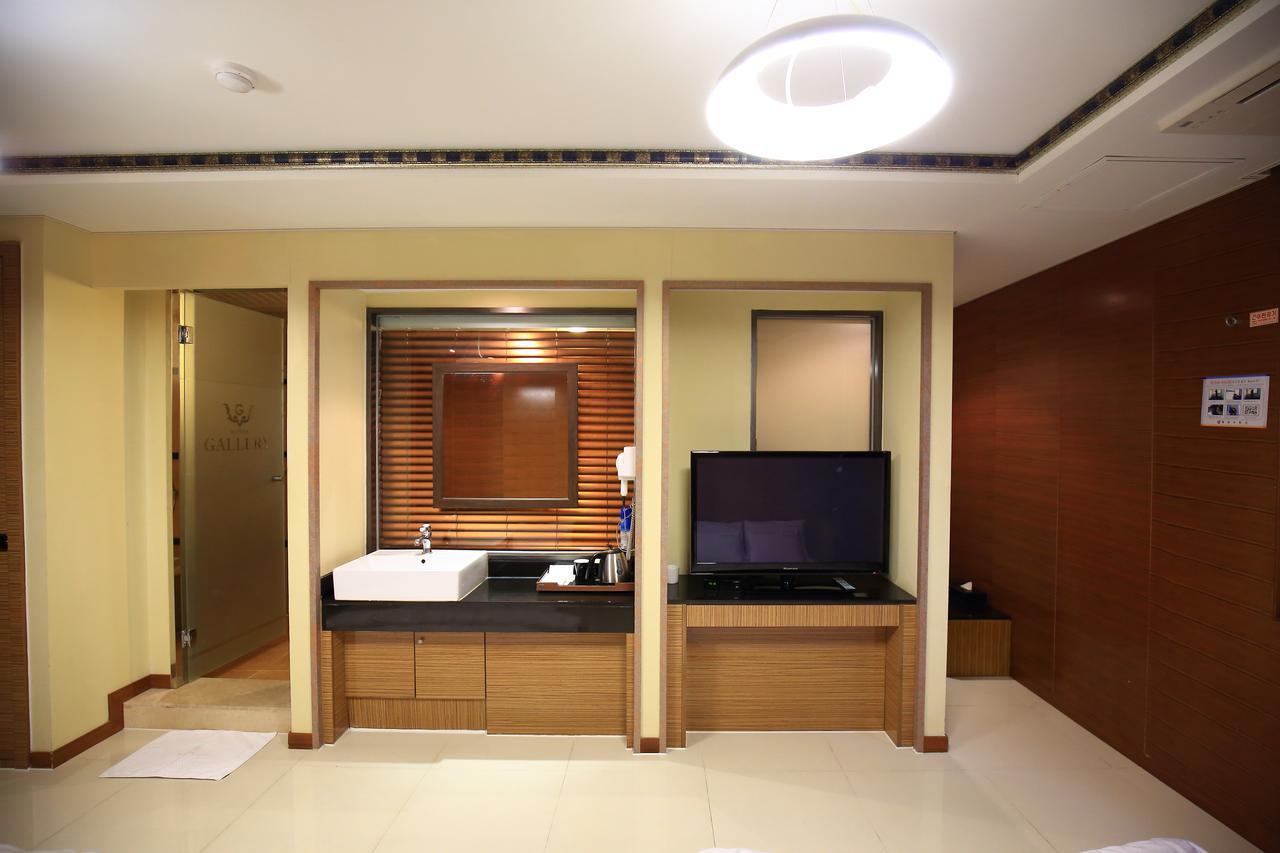 Gallery Tourist Hotel Tongyeong Ngoại thất bức ảnh
