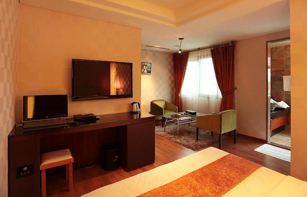 Gallery Tourist Hotel Tongyeong Phòng bức ảnh